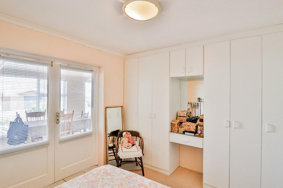 4 Bedroom Property for Sale in De Kelders Western Cape